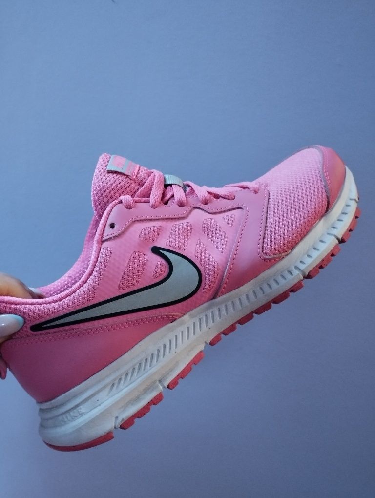 Neonowe różowe buty sportowe Nike Downshifter 6 wygodne lekkie r.39 wk