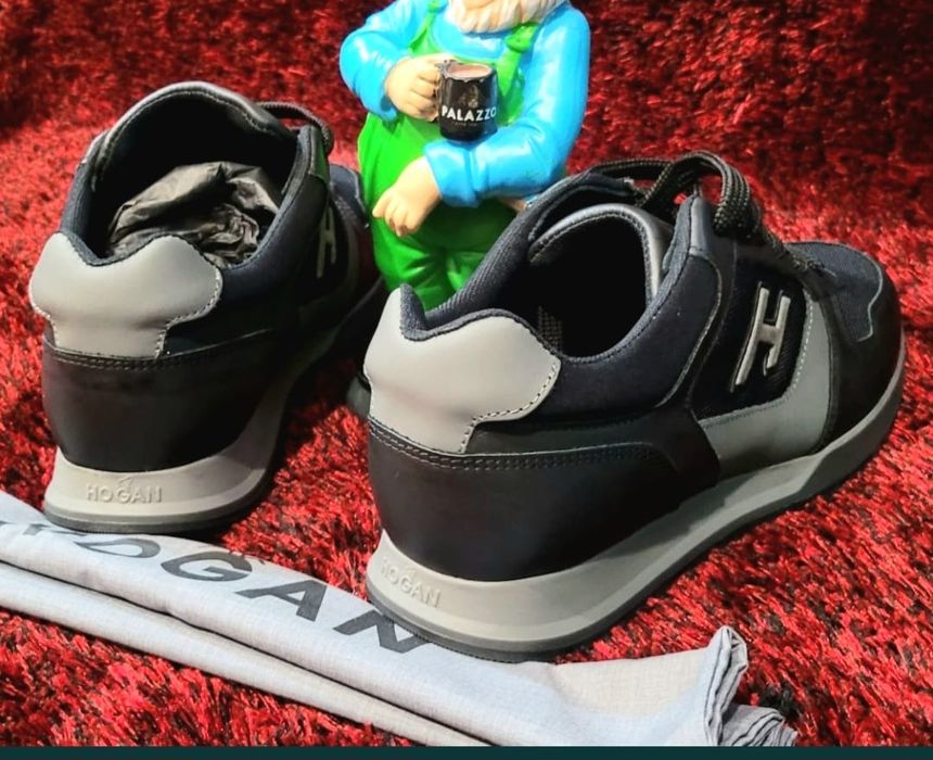 Sapatilhas HOGAN. vários tamanhos. 230€