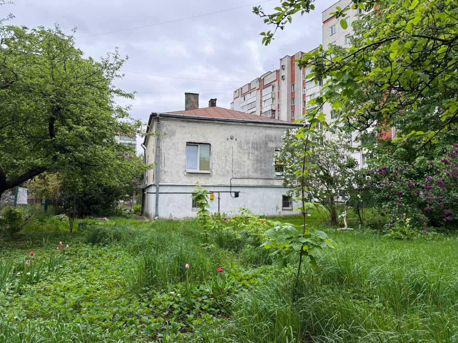 Продаж окремої будівлі в ТОП локації міста під клініку, ТЦ, комерцію