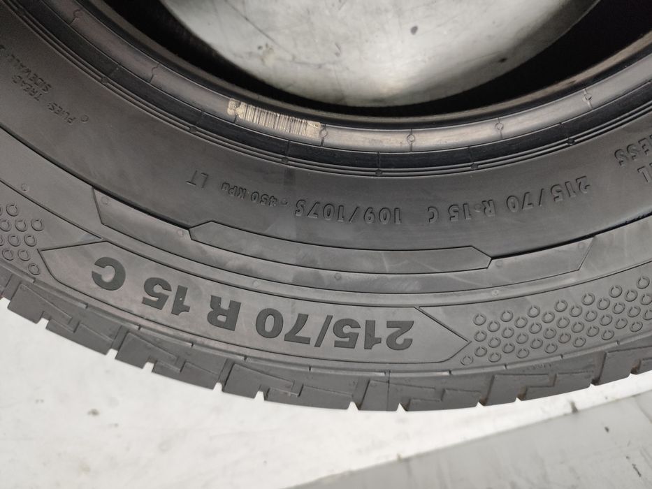2 pneus semi novos continental 215/70R15C Oferta dos portes