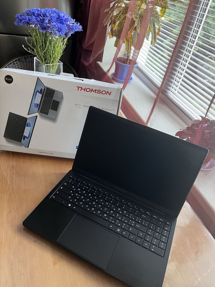Ноутбук Thomson Neo