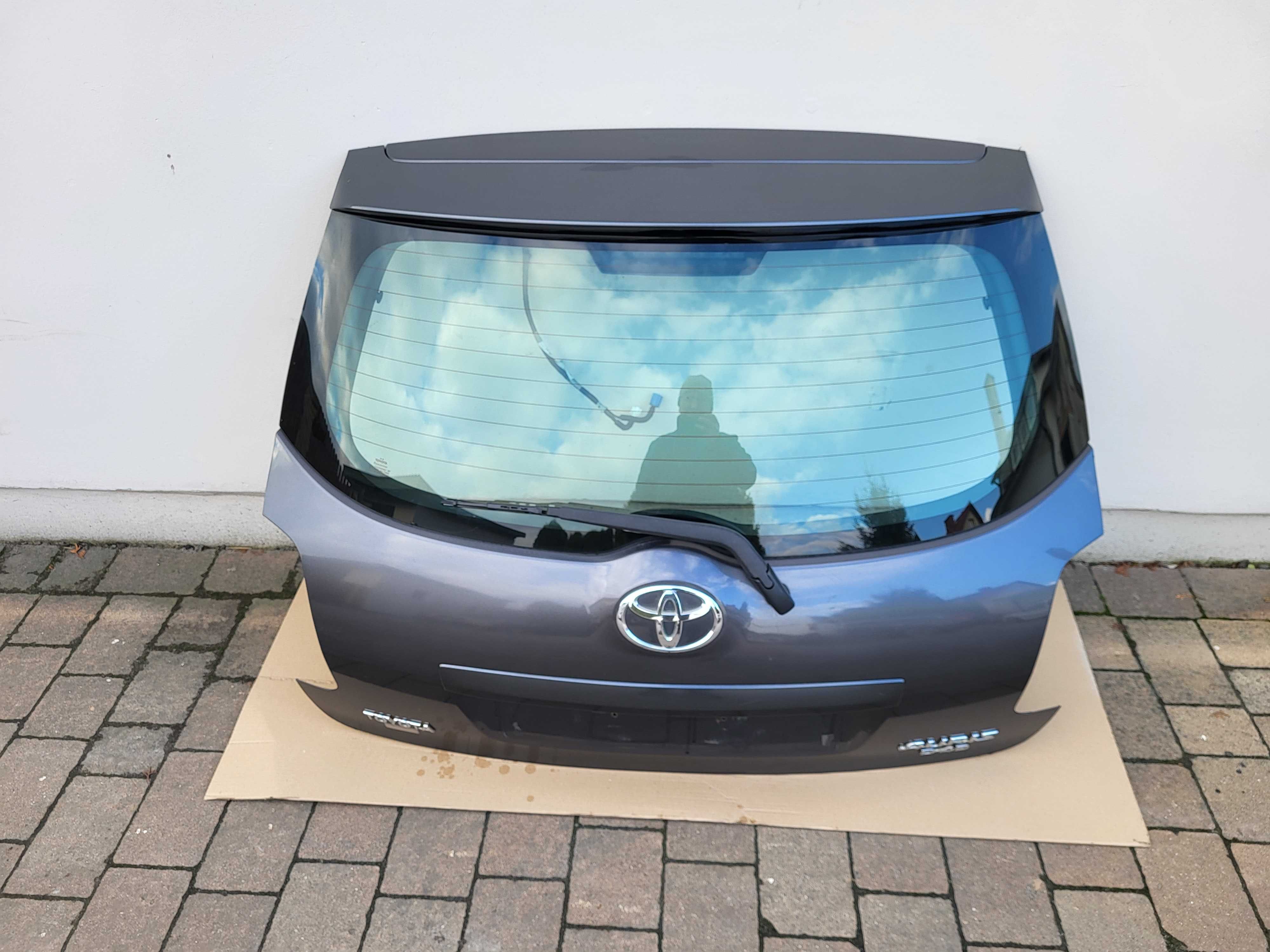 Toyota Auris 06-12 E15 1G3 klapa tył bagażnika w kolor