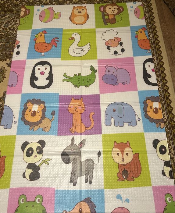 Продам дитячий складний термоковрик 117х180 см