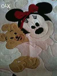 Tapete da Minnie Mouse para quarto de Criança