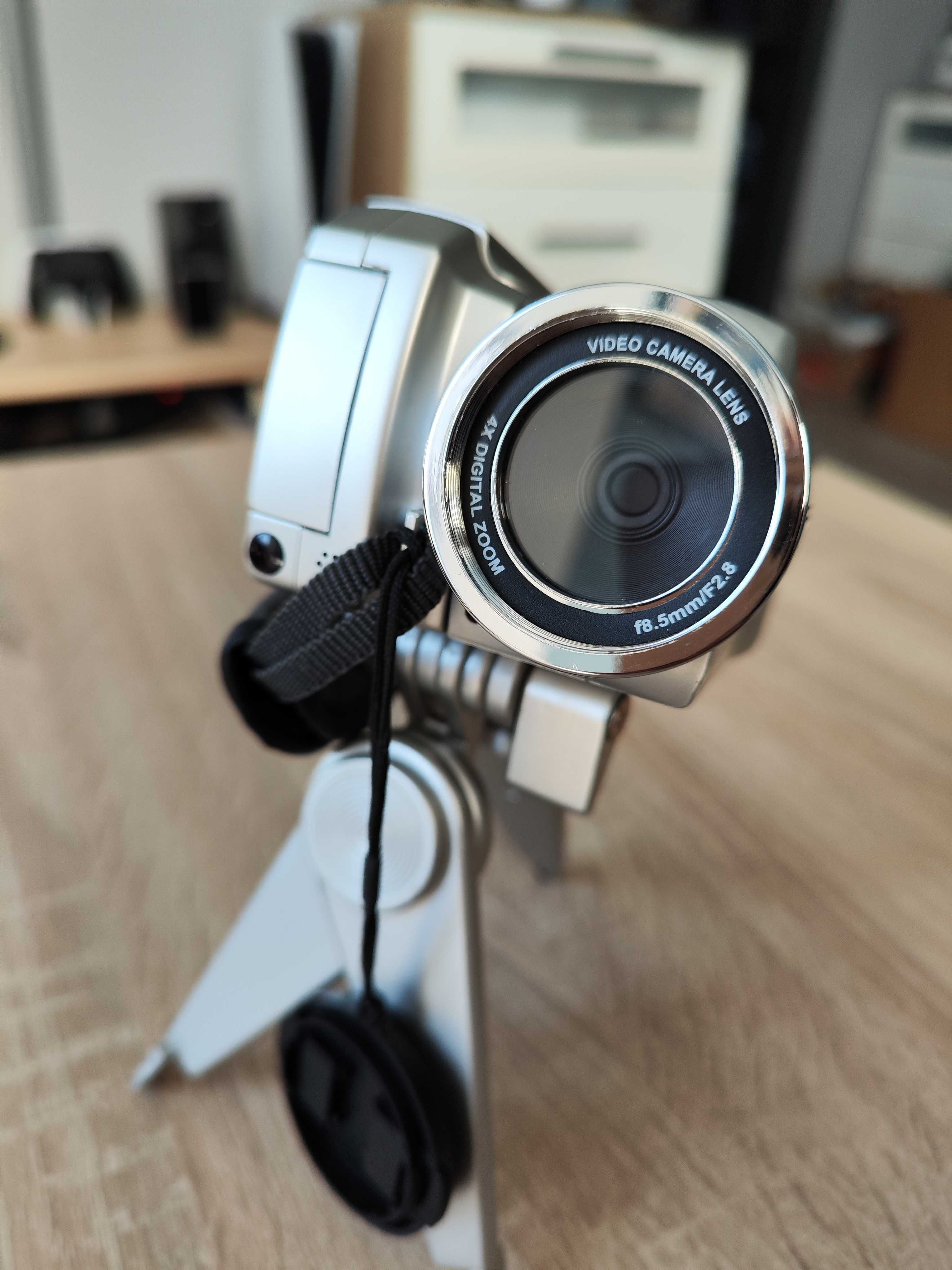 Kamera JVC DV7 + statyw