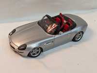 Модель автомобиля BMW Z8 Bburago 1/18