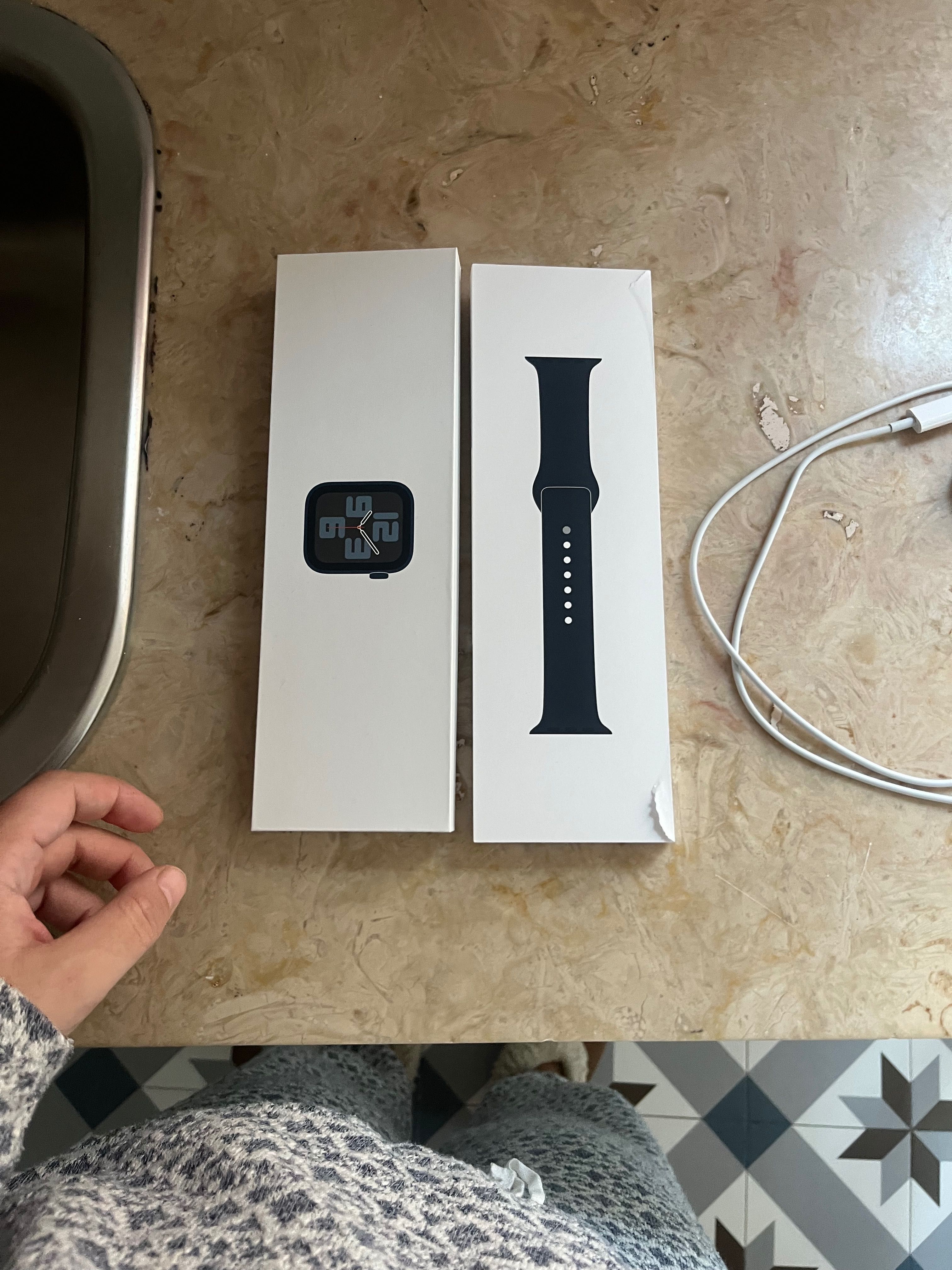 Apple Watch SE (Gen 2) 44mm celular version