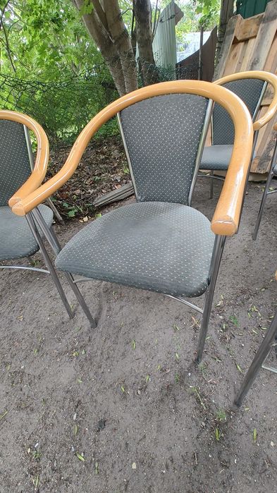 krzesła 7 sztuk  materiał wykonania drewno metal tkanina  używane