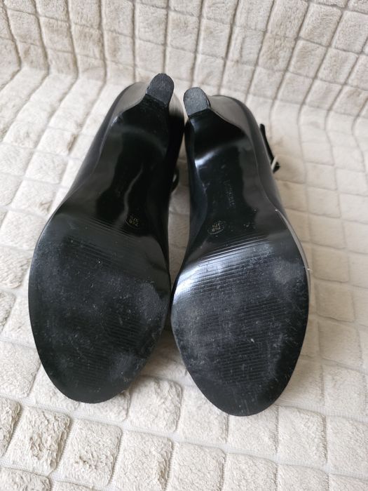 Szpilki czarne na platformie