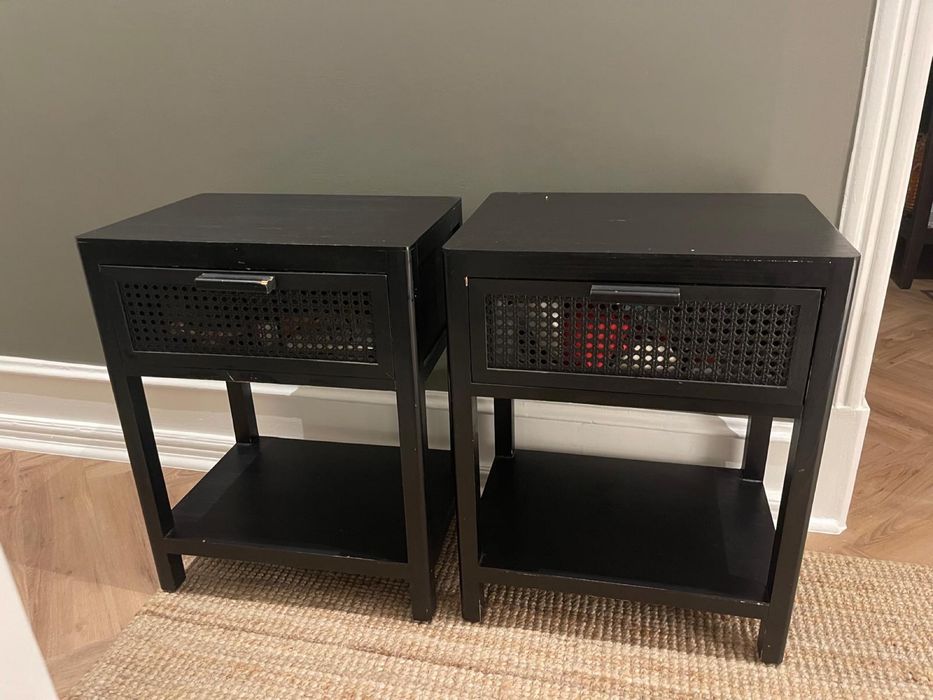 2 Mesas de cabeceira