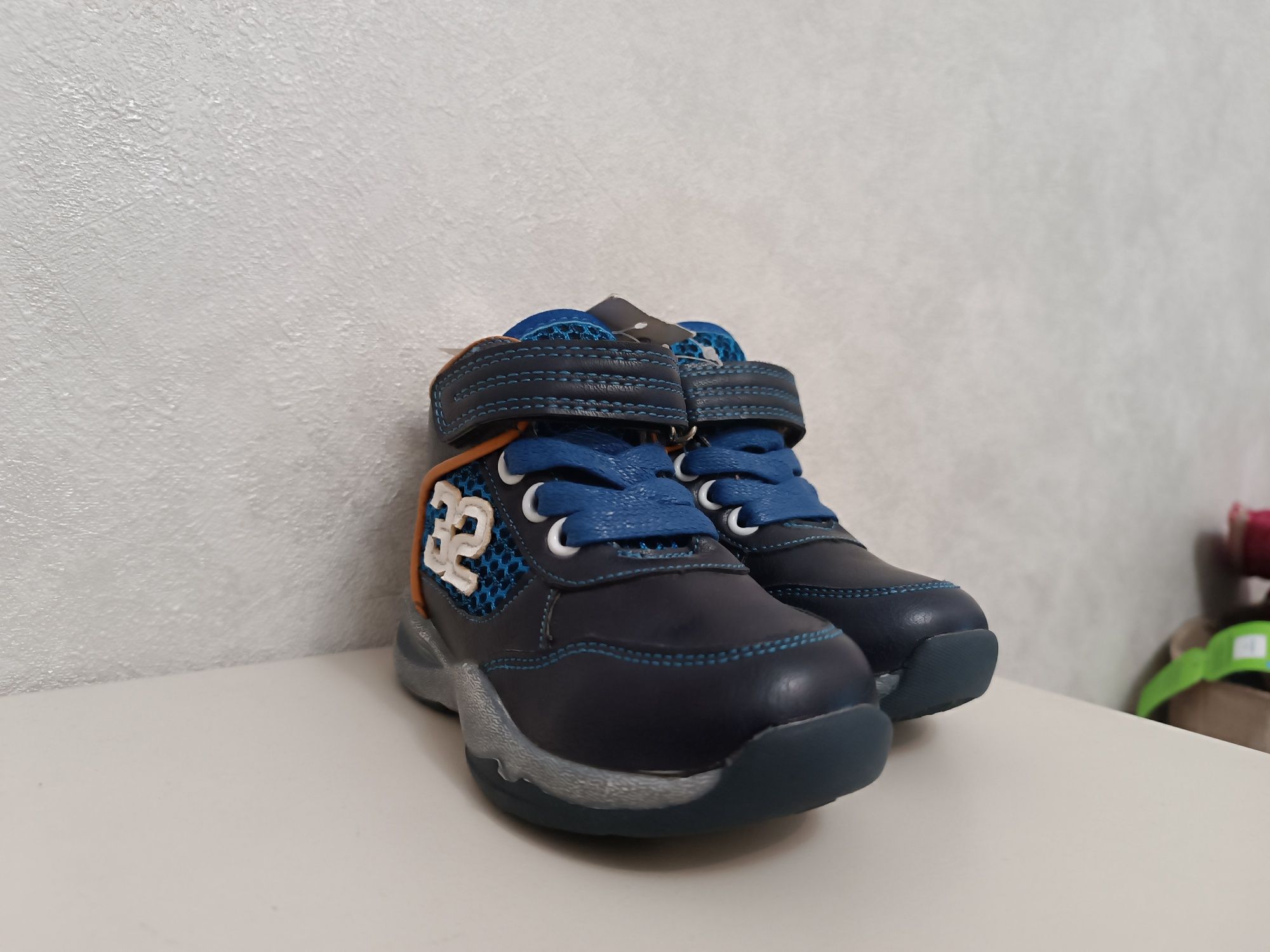 Кроссовки ботинки детские мальчик новые высокое качество размеры 21 24