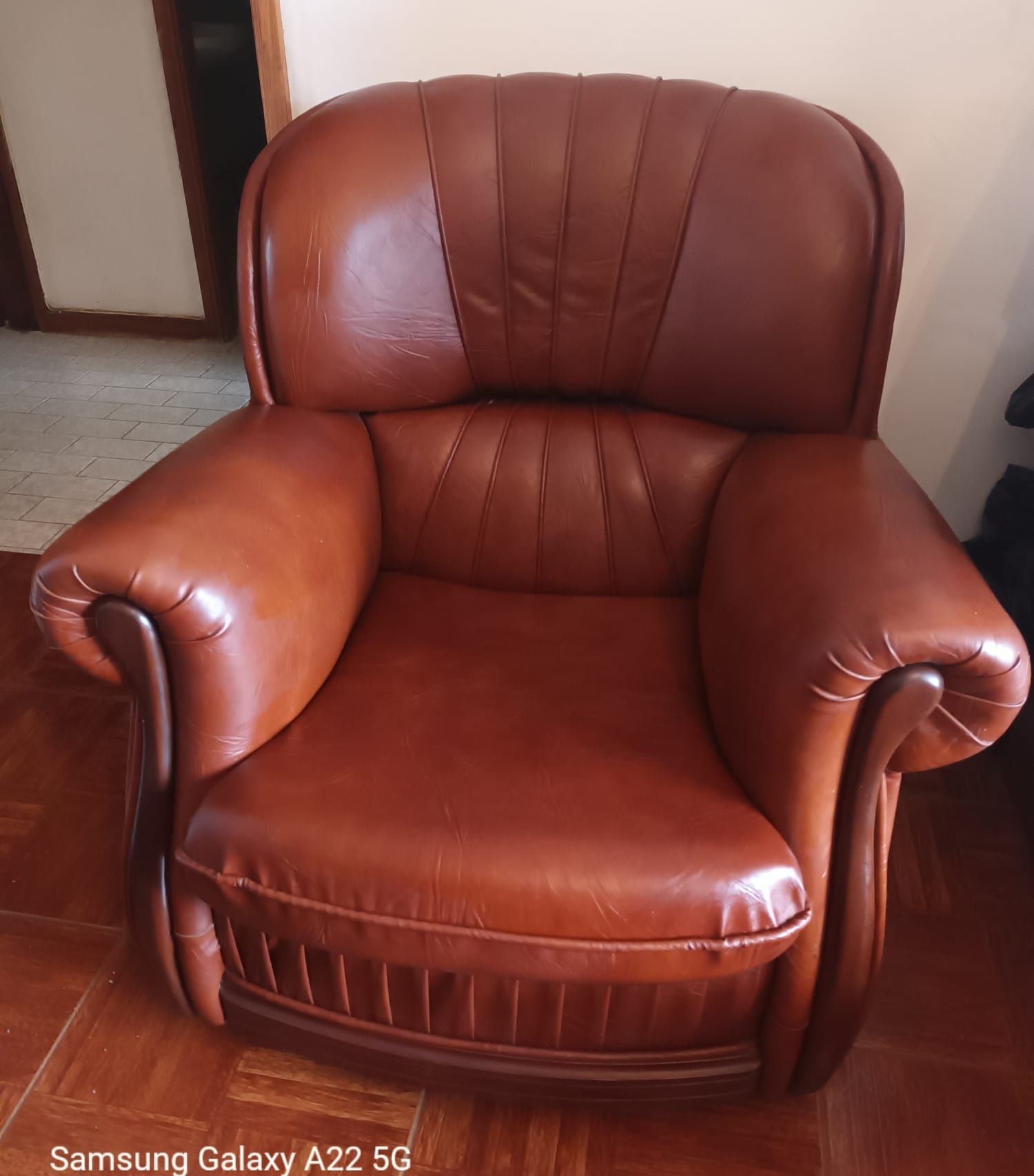 Sofá Cama 3 lugares + Sofá Poltrona em pele