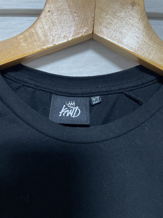 Футболка , класична футболка