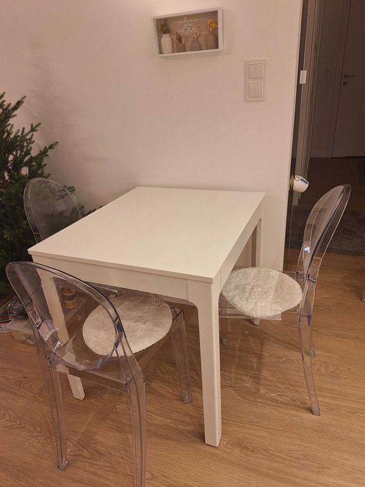 stół biały IKEA 70cm  x 70cm rozłożony 120 cm