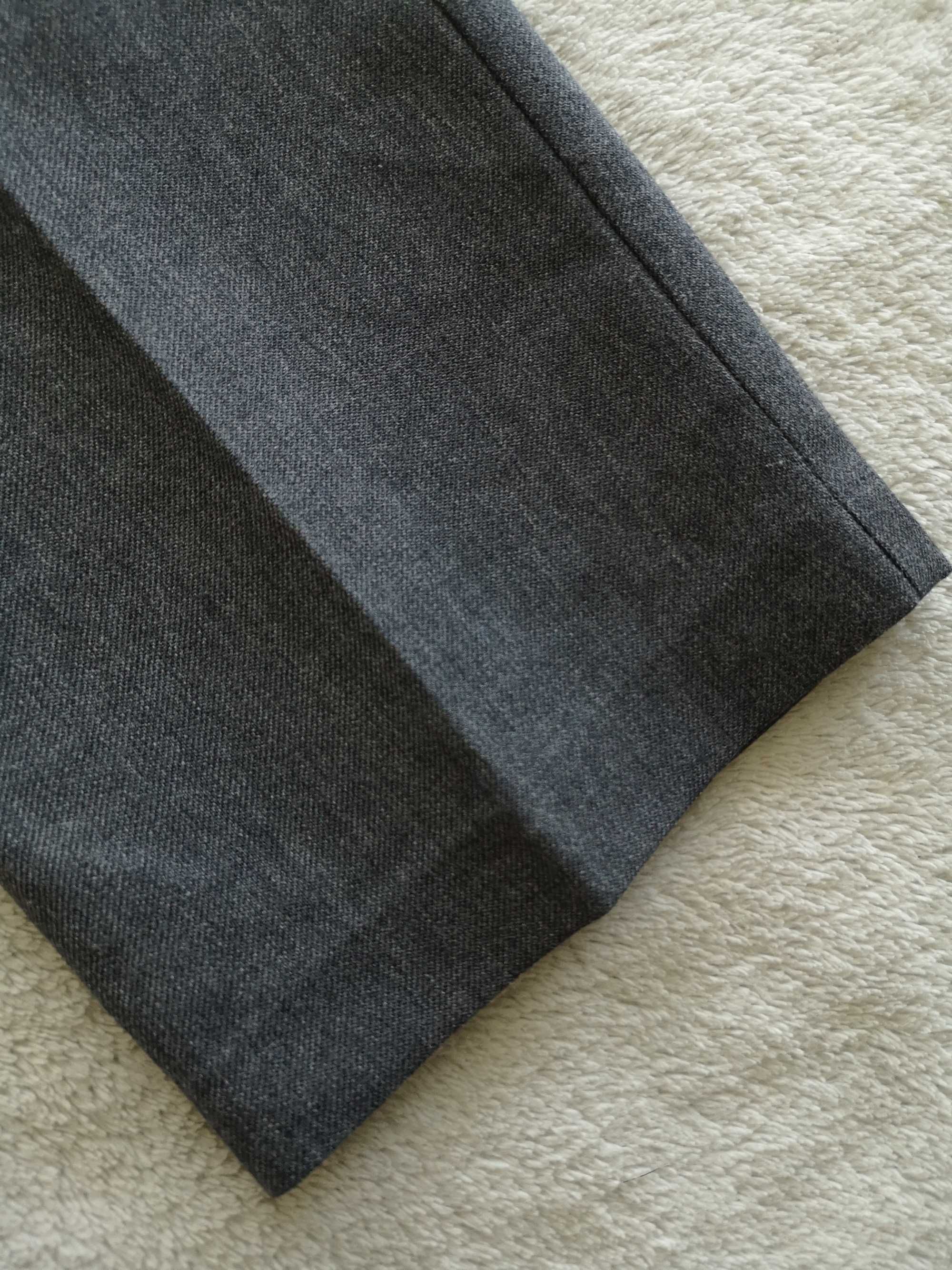 Eleganckie szare regulowane spodnie wizytowe w kant 116 - 122 j nowe