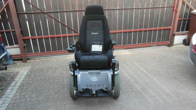 Wózek inwalidzki elektryczny INVACARE G50, fotel Recaro, 6 km/h