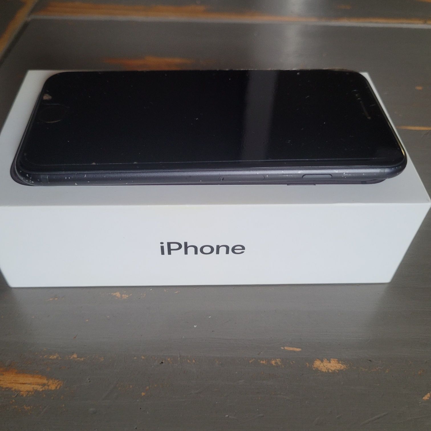 I phone SE , 64gb