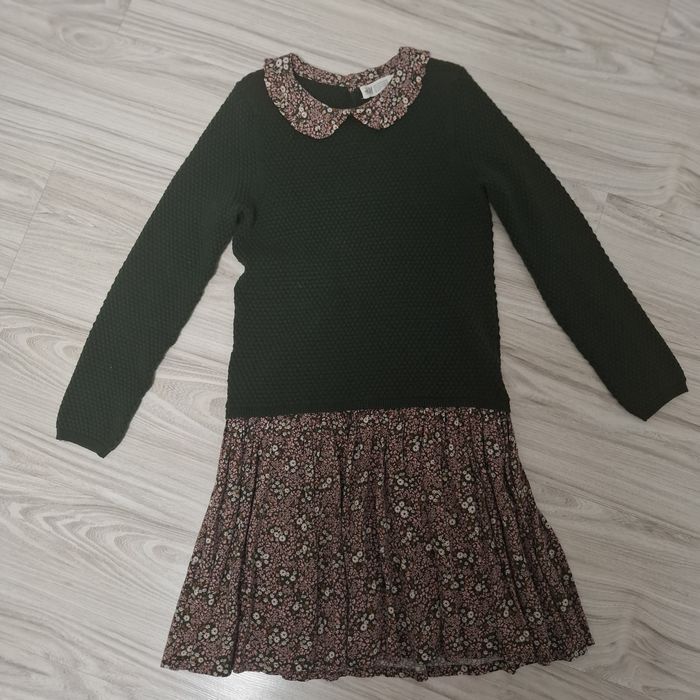 Sukienka HM r 134/140 gratis rajstopy