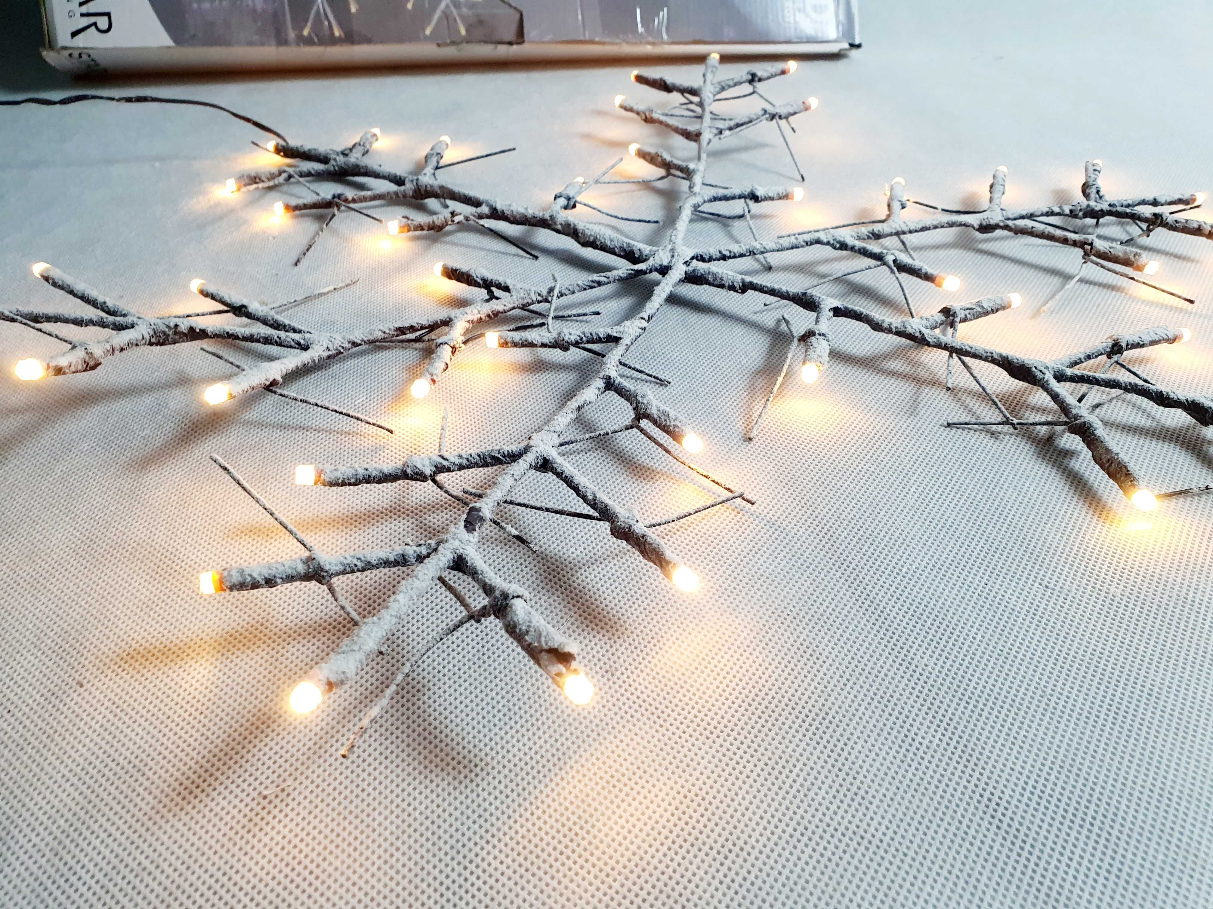 Świąteczna gwiazda wisząca 52 cm LED star trading snowflake lampki