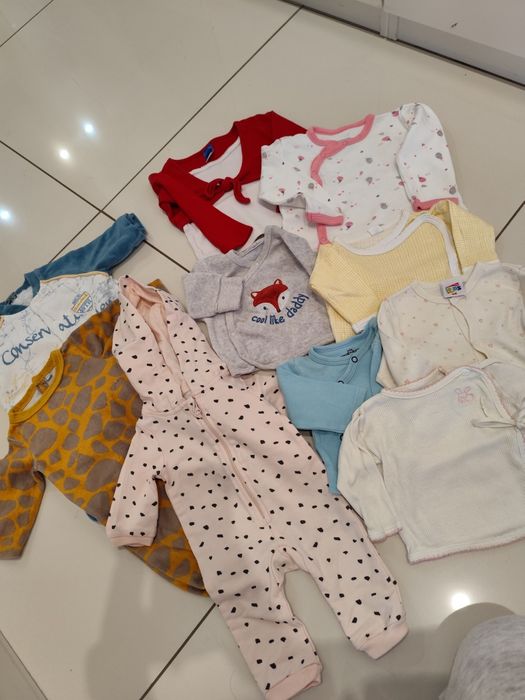 Paka ubranek dla dziewczynki 56/62cm