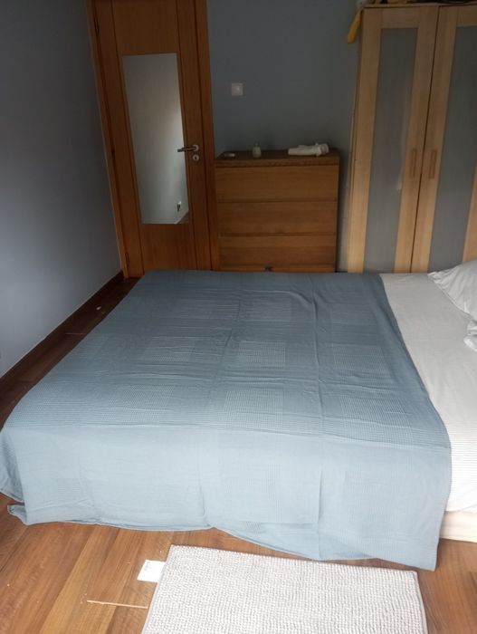 Quarto de casal para single ( Amadora )