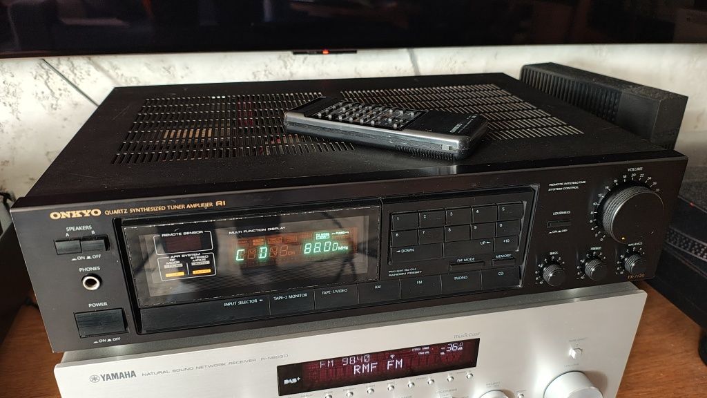 Amplituner Onkyo TX-7720 + pilot