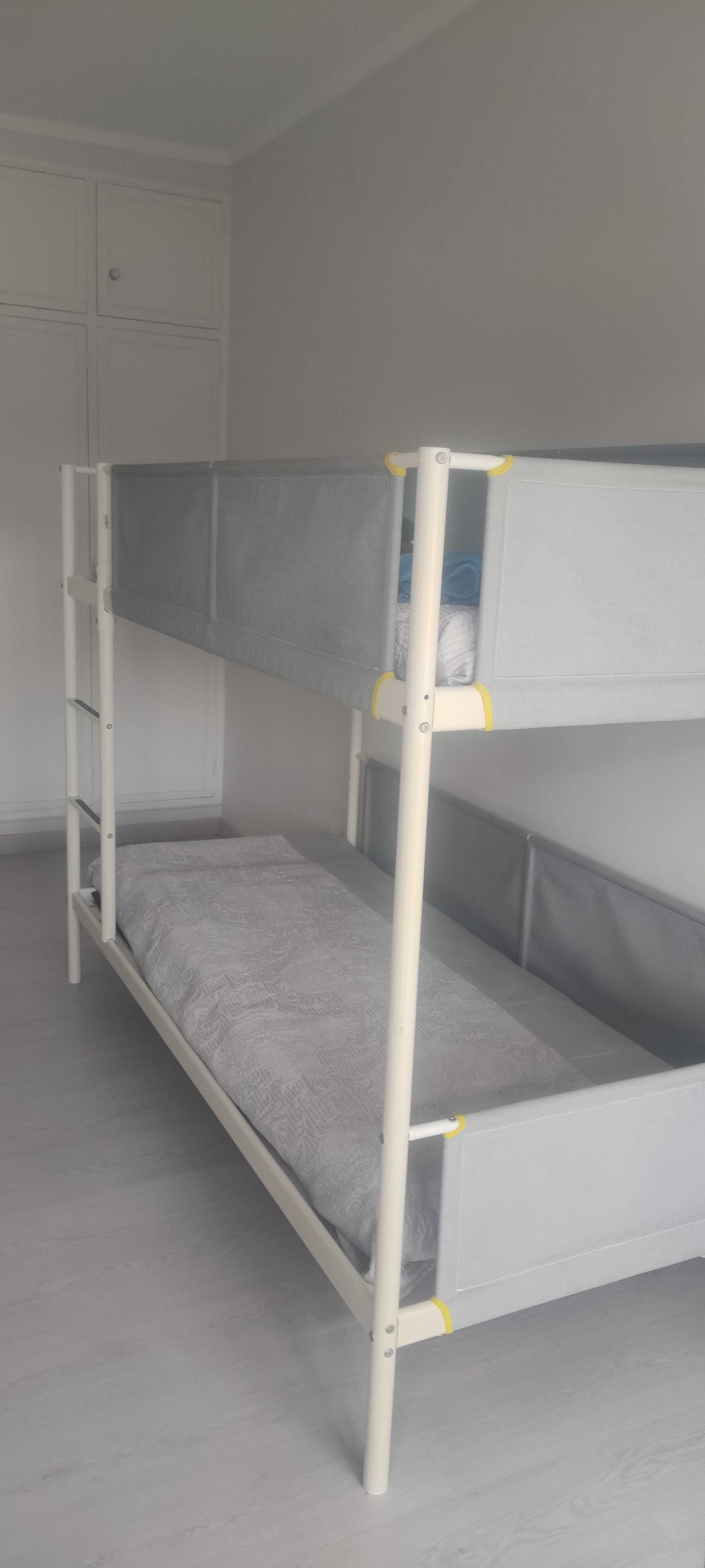Cama Beliche Para Criança e Jovem com Pouco Uso