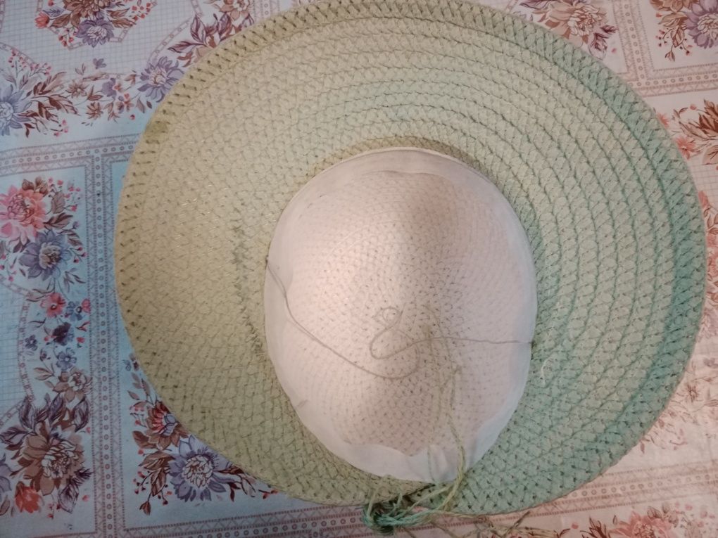 Продам женскую шляпу