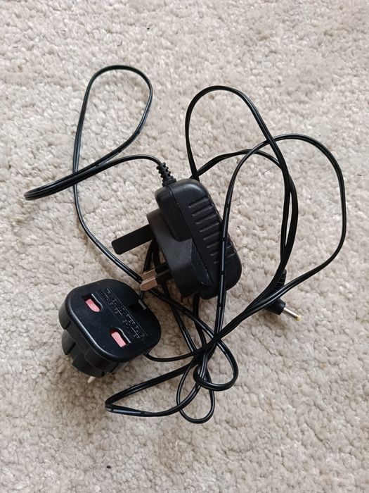 AC adaptor model AK01G