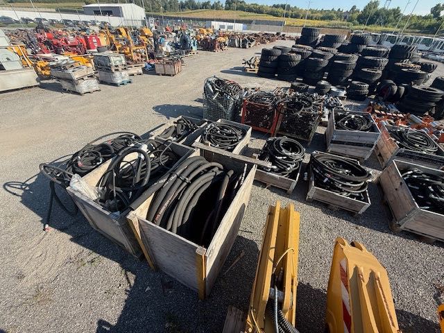 Wąż hydrauliczny nowy skrzyniopaleta do maszyn