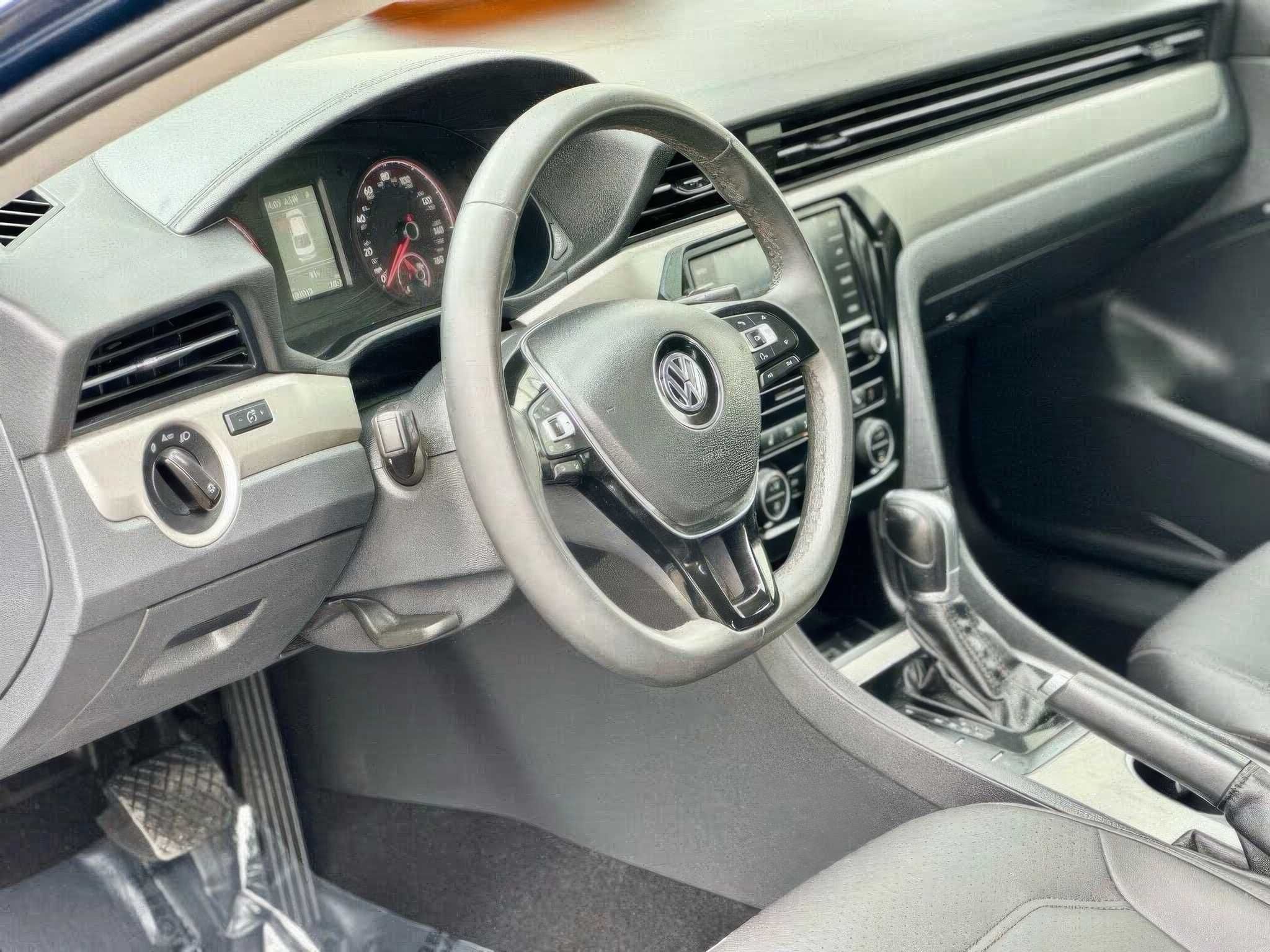 2021 Volkswagen Passat 2.0T