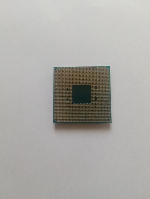Procesor AMD ryzen 7  2700 z chłodzeniem AMD