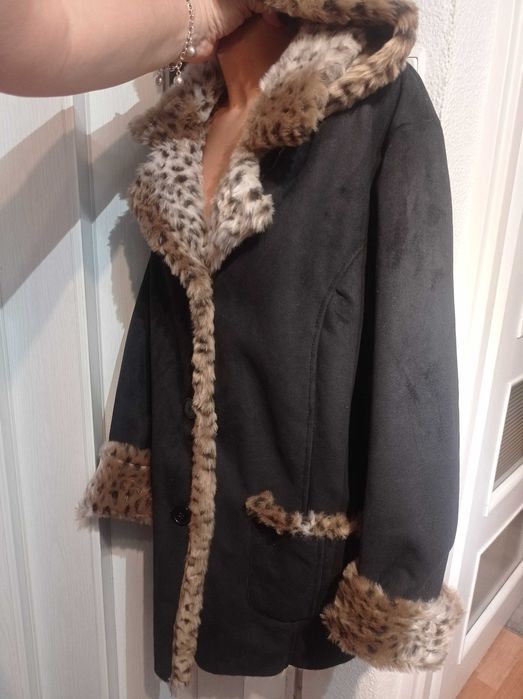 Cudny czarny  kozuszek jak nowy