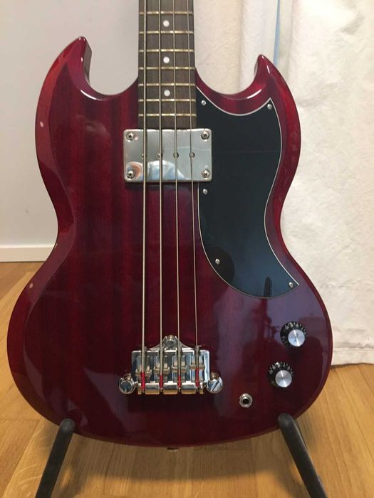Epiphone EB-0 BASS - CH красное дерево, Китай 2012 в кейсе, как новая
