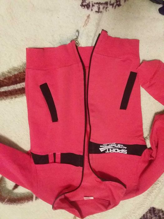 дитяча спортивна кофта на4_6років 75грн