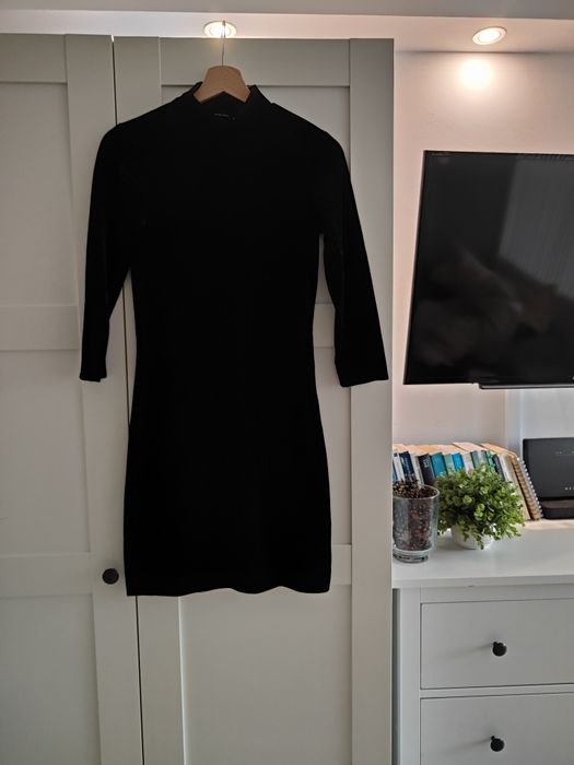 Czarna elegancka sukienka welurowa xs