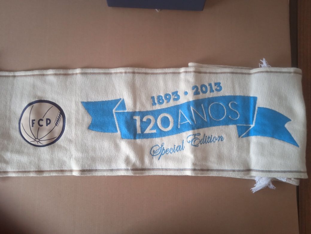 Futebol Clube do Porto - Cachecol - 120 anos
Novo , em caixa original