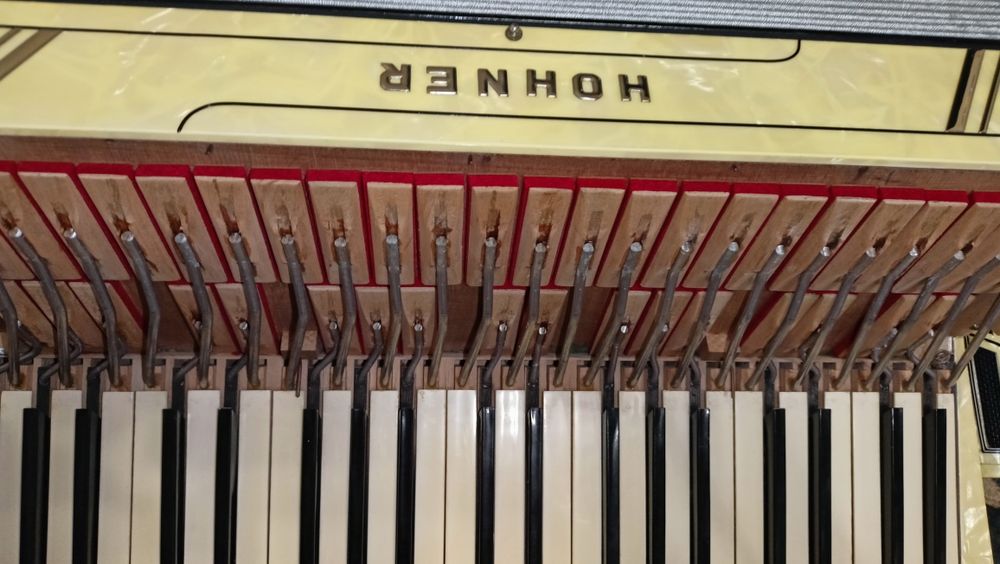 Akordeon Hohner Tango V 120bas Kanciak po remoncie, perełka, nowe pasy