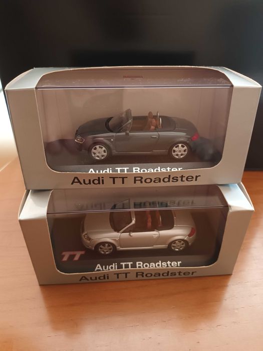 Carrinhos diversos de colecionador em escala 1/43