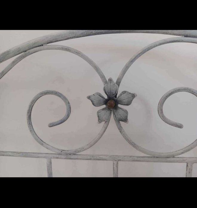 Cama de ferro + estrado