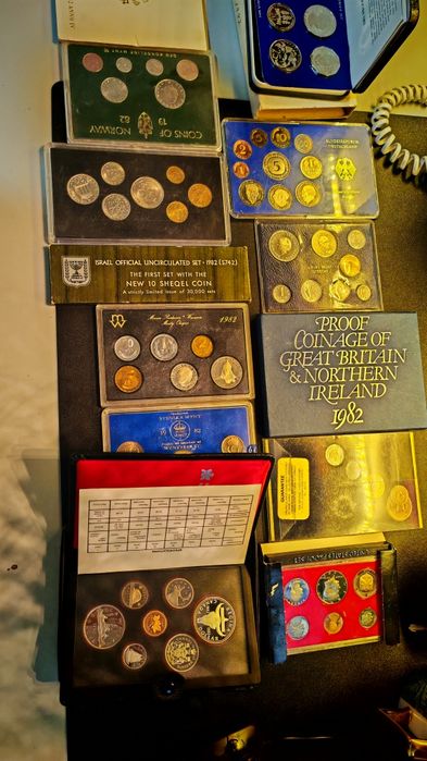 Zestaw monet część srebrna wszystkie proof set Polska Kanada itd