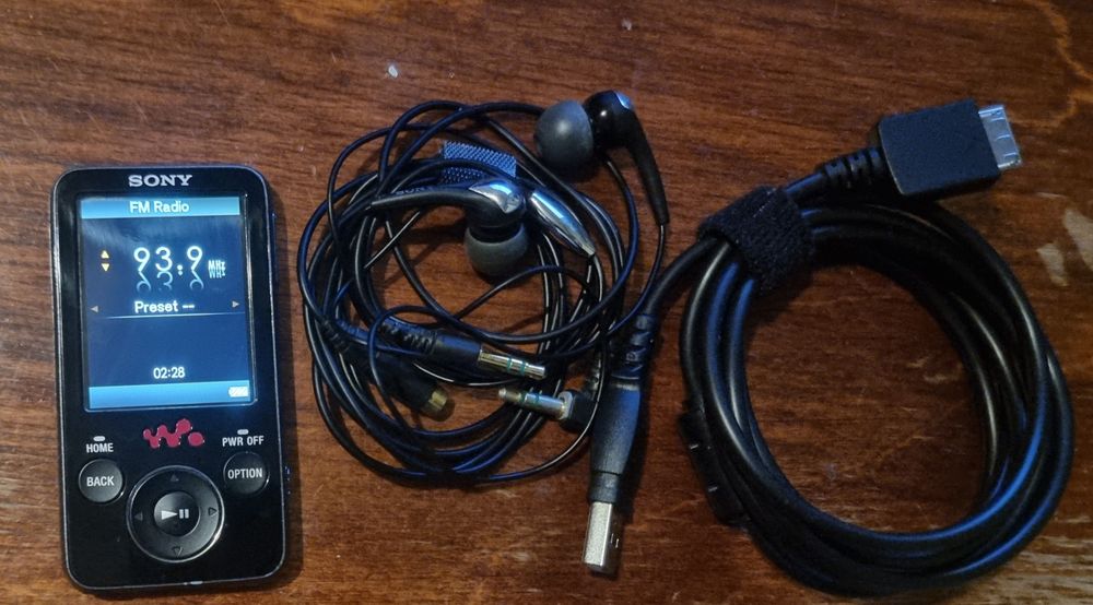 Sony Walkman NWZ-E436F MP3  MP4 4GB