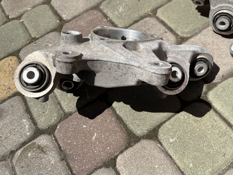 Продам задні кулаки Cadillac ATS 2016