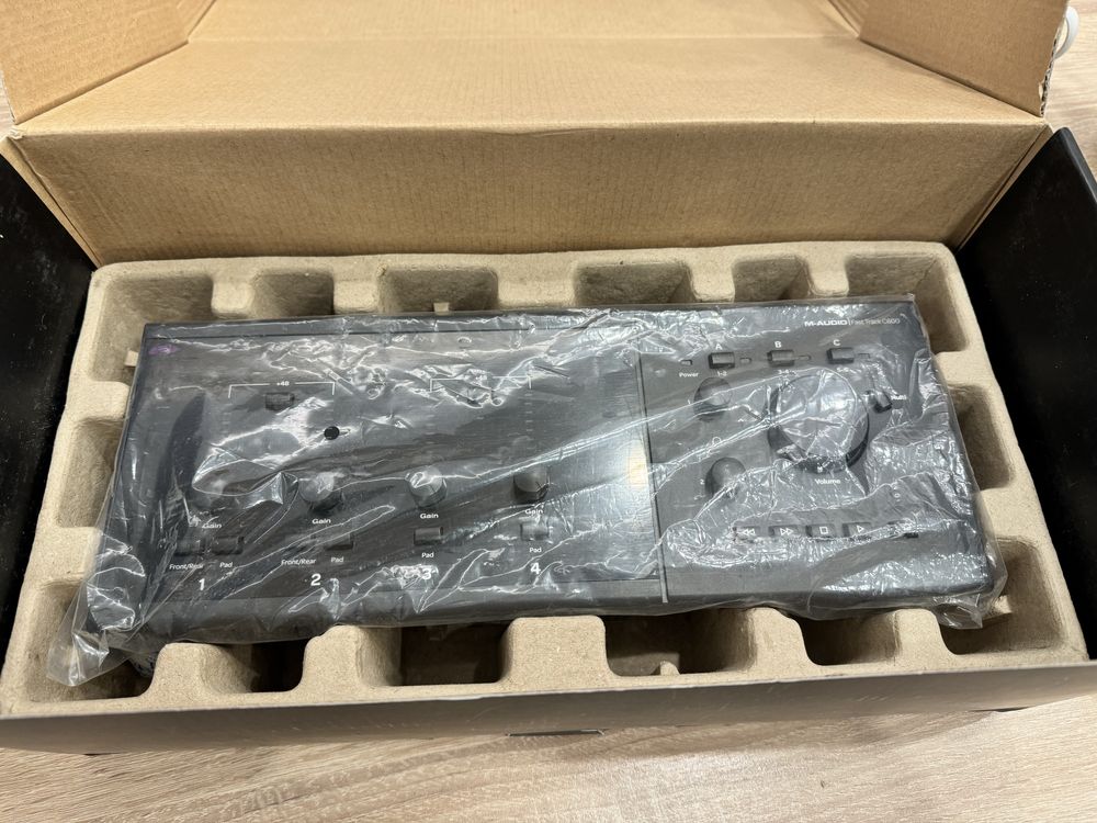 Нова звукова карта AVID Fast Track C600 Аудіоінтерфейс USB 6х6