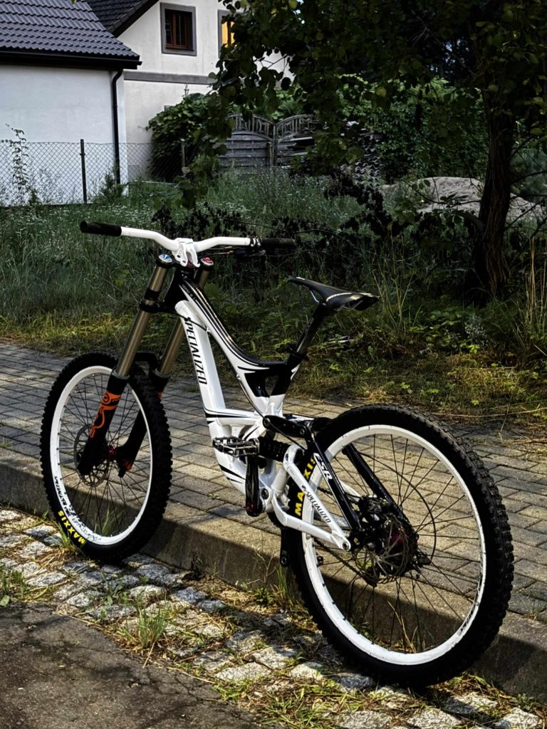 Specialized demo 8