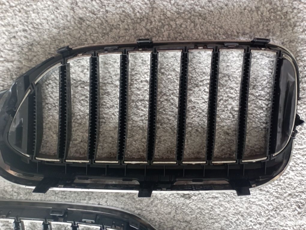 Grill/atrapa chłodnicy BMW 580d 2018r oryginalne