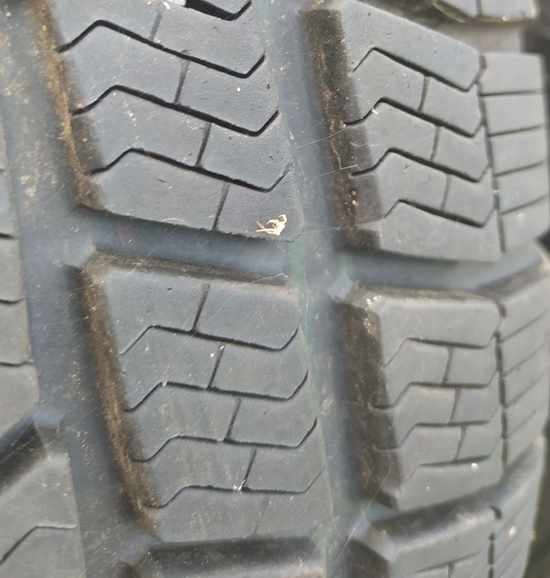 Opona zimowa Barum Polaris 3 225/70 R16