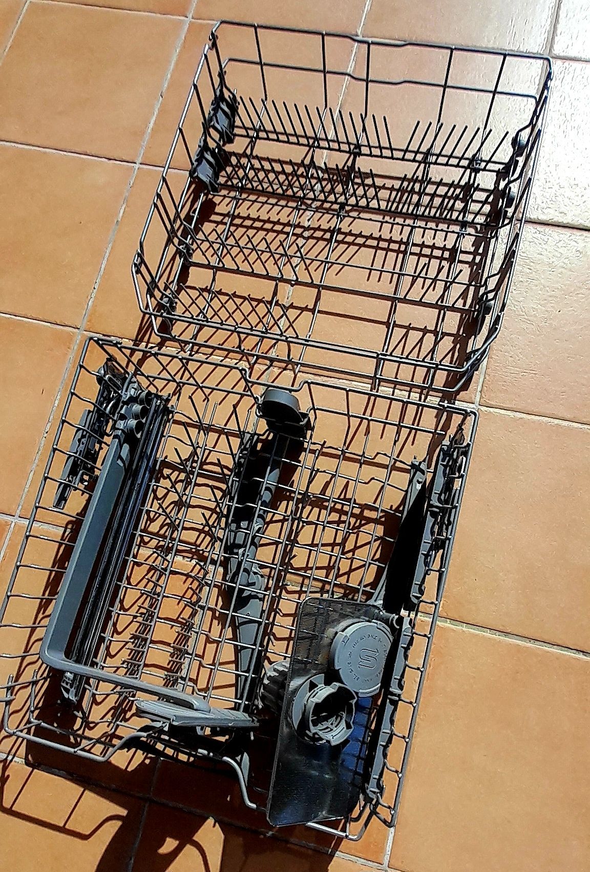 Peças/Filtros/Braço Aspersor/Cesto Máquina Loiça Siemens SN25M200EU