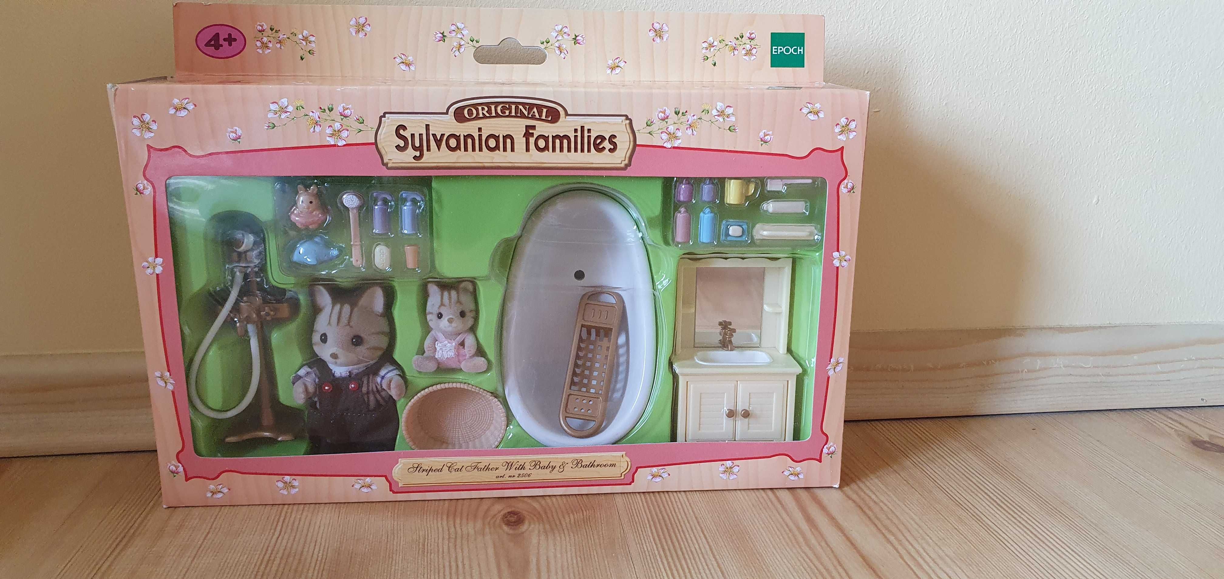 Sylvanian Families - Striped Cat Father With Baby & Bathroom 2506