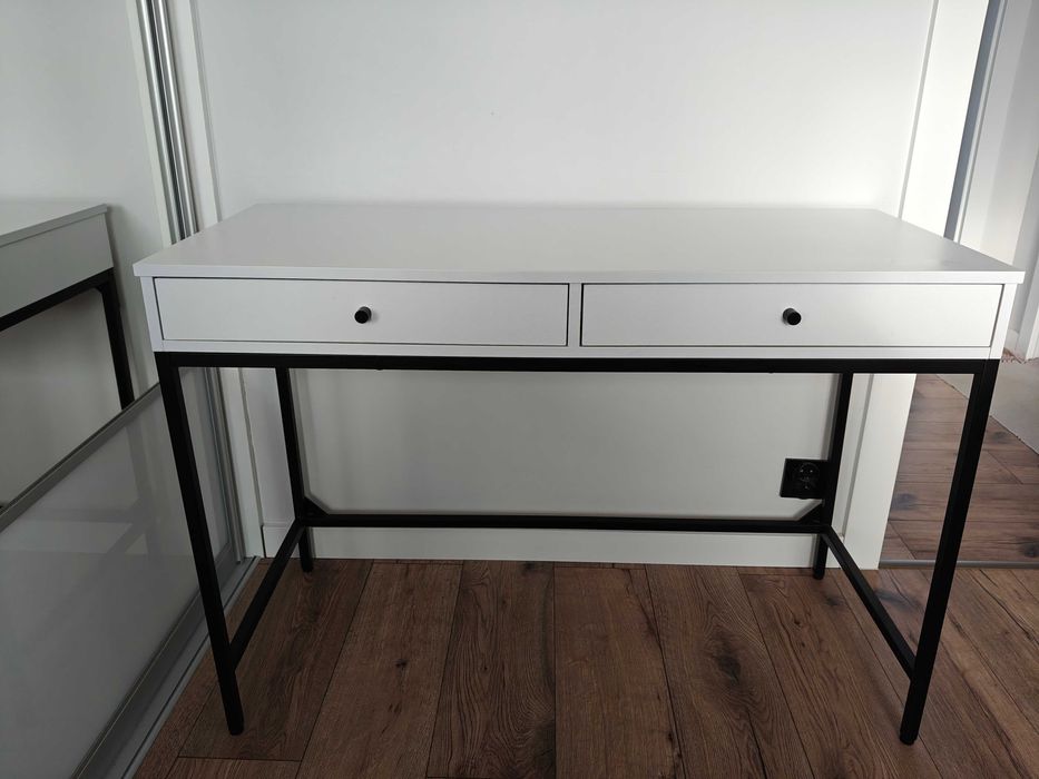 Biurko toaletka z szufladami